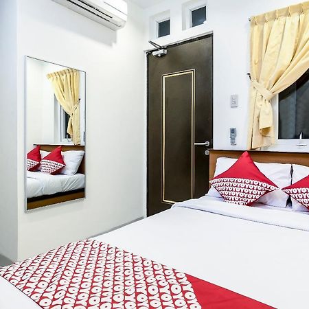 מדאן Oyo 294 Andrea Residence Syariah מראה חיצוני תמונה