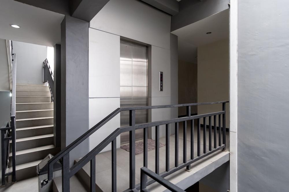 מדאן Oyo 294 Andrea Residence Syariah מראה חיצוני תמונה